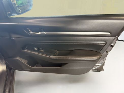 Used 2021 Nissan Altima 2.5 SV FWD image 32