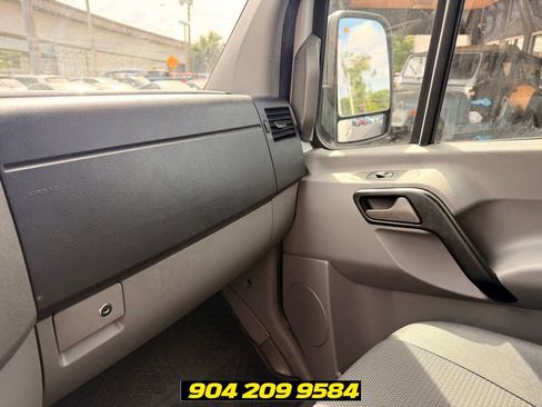 Used 2017 Mercedes-Benz Sprinter 2500 image 16