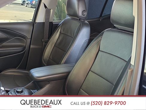 Used 2022 GMC Terrain SLT w/ Tech Package FWD image 11