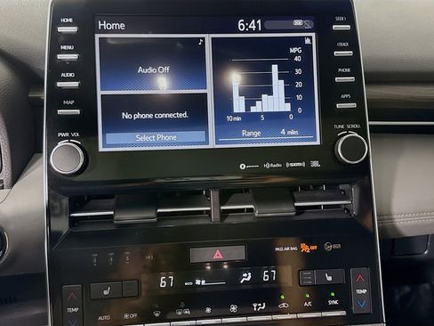 Used 2019 Toyota Avalon Limited image 18