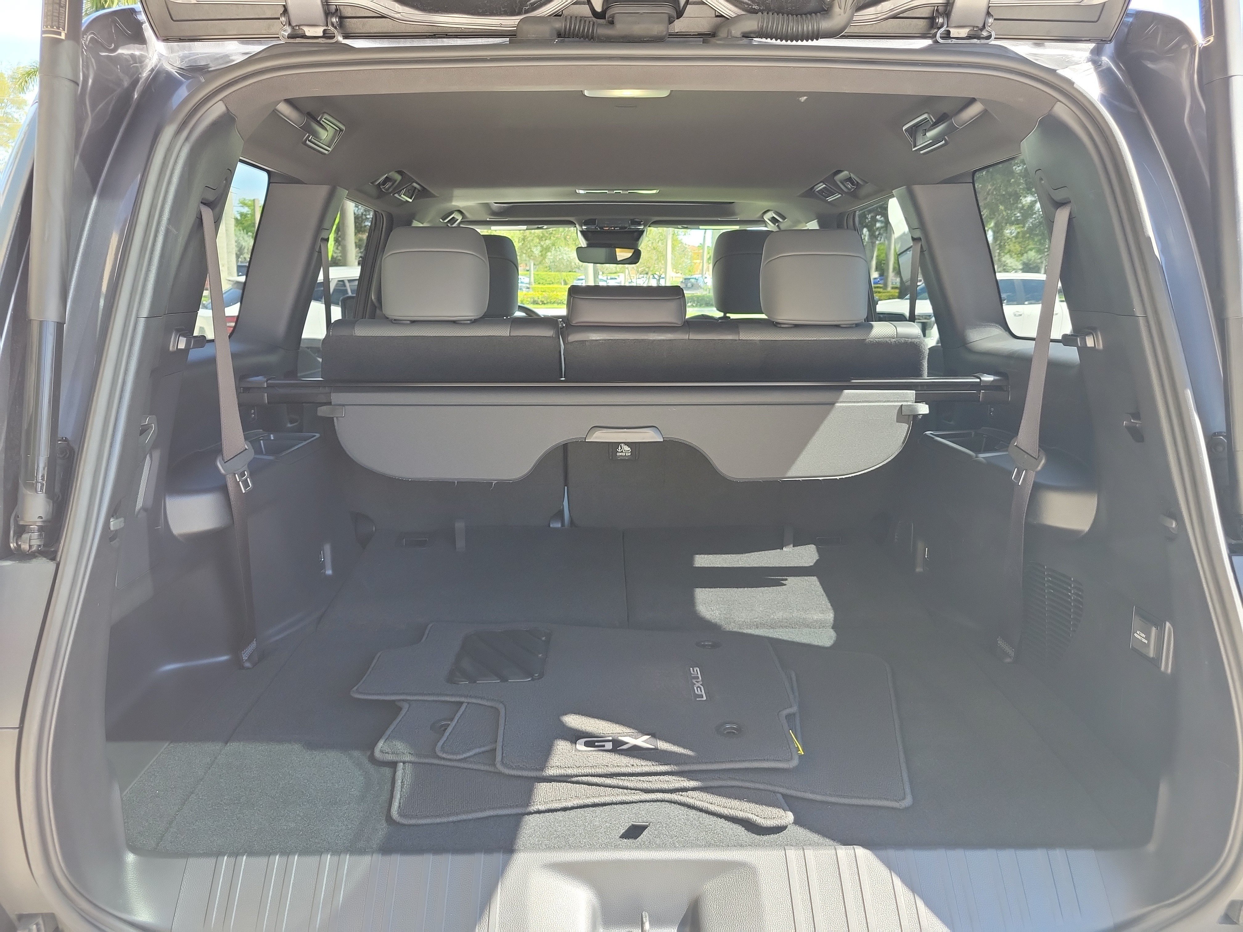 Used 2025 Lexus GX 550 w/ Cold Area Package AWD/4WD image 11