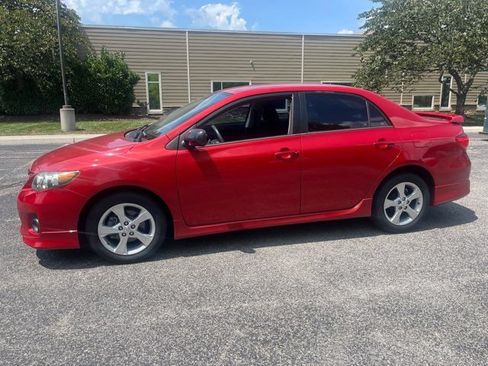 Used 2013 Toyota Corolla S FWD image 3