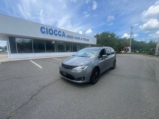 Used 2020 Chrysler Pacifica Touring-L w/ Advanced Safetytec Group AWD/4WD video 1