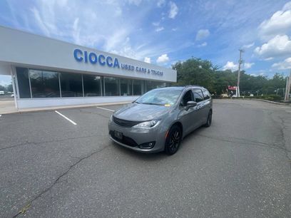 Used 2020 Chrysler Pacifica Touring-L w/ Advanced Safetytec Group