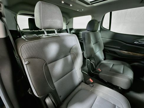 Used 2023 GMC Acadia SLE w/ Driver Convenience Package FWD image 27
