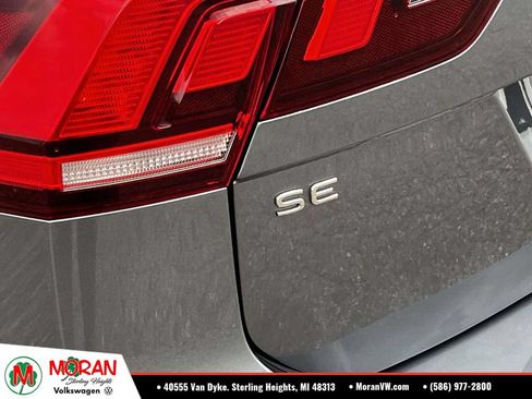 Used 2022 Volkswagen Tiguan SE AWD/4WD image 10