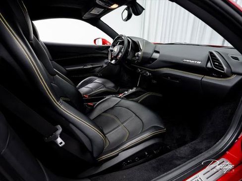 Used 2018 Ferrari 488 GTB RWD image 38