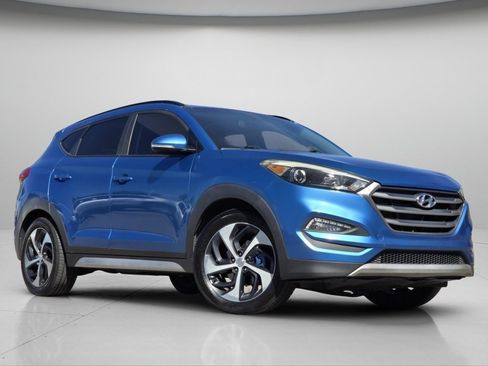 Used 2017 Hyundai Tucson Value AWD/4WD image 2