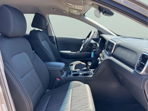 Used 2022 Kia Sportage LX FWD image 13