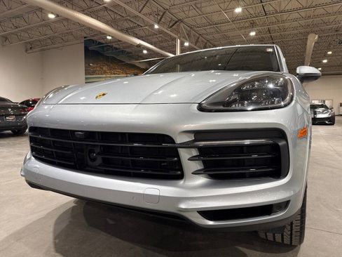Used 2020 Porsche Cayenne image 30