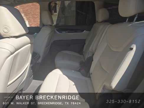 Used 2025 Cadillac XT6 Premium Luxury image 13
