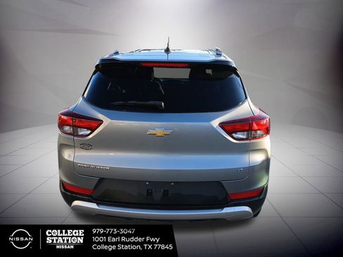 Used 2023 Chevrolet TrailBlazer LT image 3