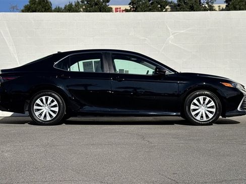 Used 2022 Toyota Camry LE image 6