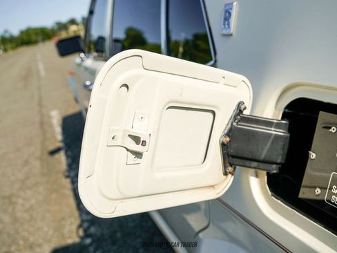 Used 1989 Rolls-Royce Silver Spirit image 95