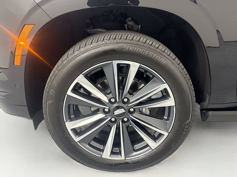 Used 2025 Cadillac Escalade ESV Sport AWD/4WD image 31