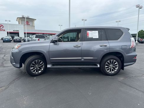 Used 2017 Lexus GX 460 Luxury w/ Preferred Accessory Package AWD/4WD image 5