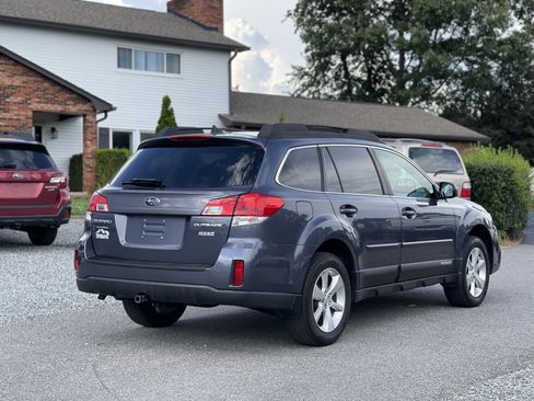 Used 2014 Subaru Outback 2.5i Limited AWD/4WD image 3