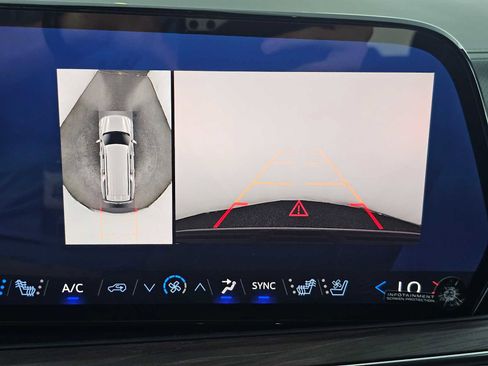 New 2025 Chevrolet Suburban Premier image 31