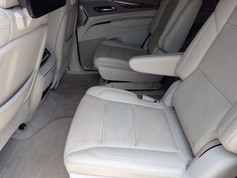 Used 2021 Cadillac Escalade Sport Platinum RWD image 9