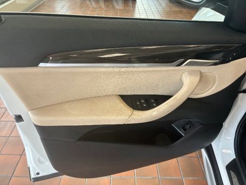 Used 2016 BMW X1 xDrive28i image 12