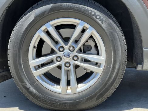 Used 2022 Ford Explorer XLT RWD image 12