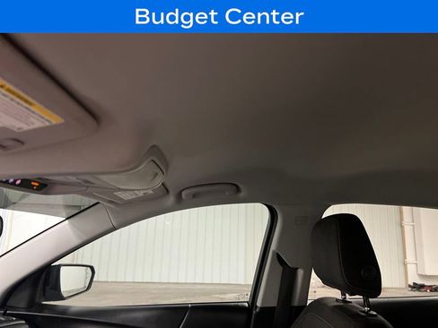 Used 2019 Chevrolet Equinox LT w/ Driver Convenience Package image 26