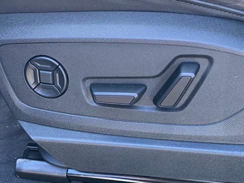 Used 2024 Audi Q8 e-tron Premium Plus w/ Premium Plus Package image 11