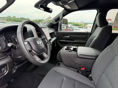 New 2026 RAM 1500 Express AWD/4WD image 5