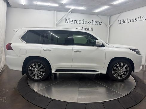 Used 2016 Lexus LX 570 4WD w/ Luxury Package image 8