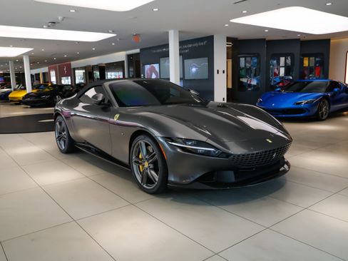 Used 2025 Ferrari Roma Spider RWD image 27