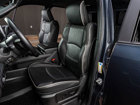 Used 2025 RAM 3500 Limited image 29