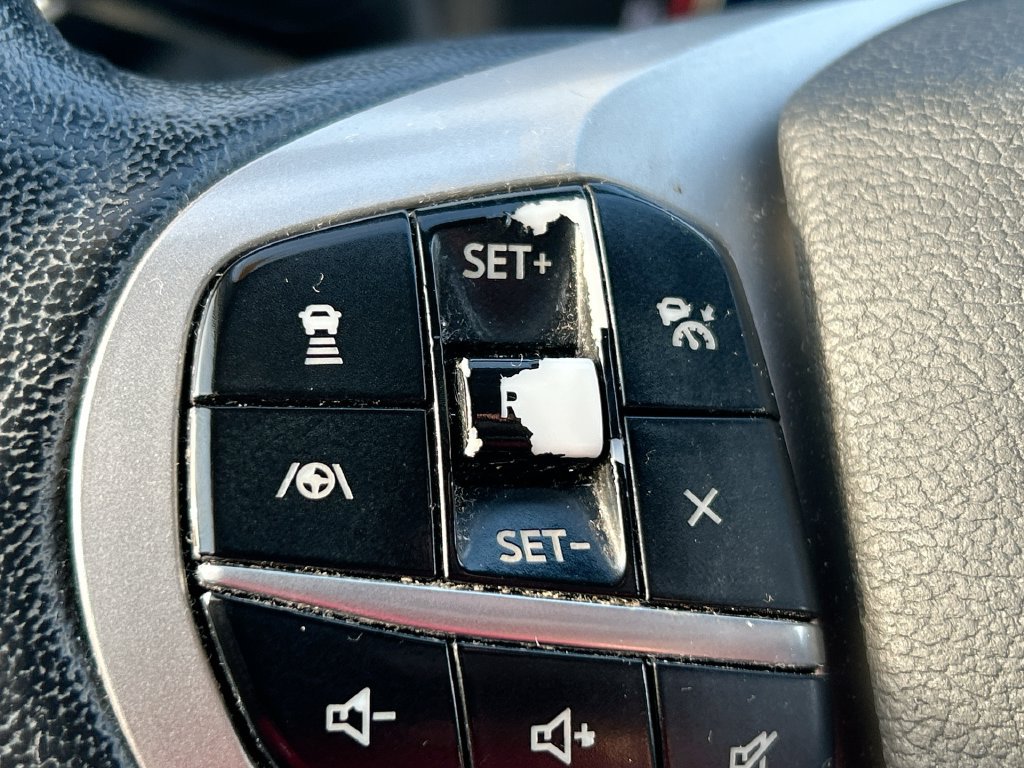 Used 2021 Ford Explorer XLT w/ Equipment Group 202A AWD/4WD image 17