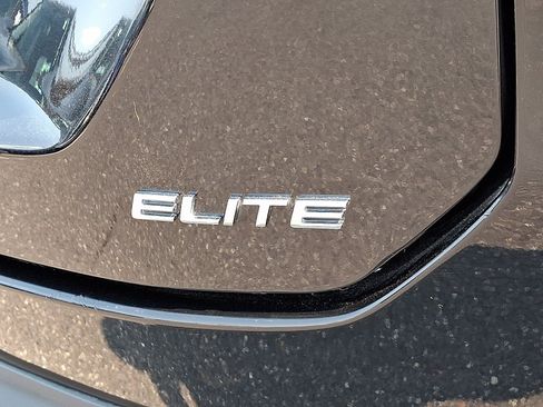Certified 2023 Honda Pilot Elite image 32