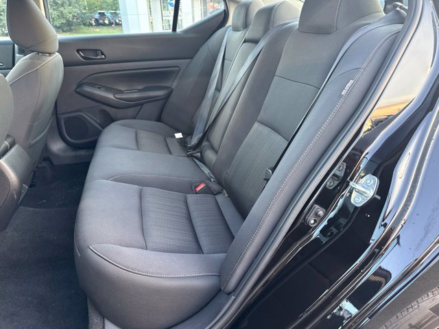 Used 2025 Nissan Altima 2.5 SV FWD image 11