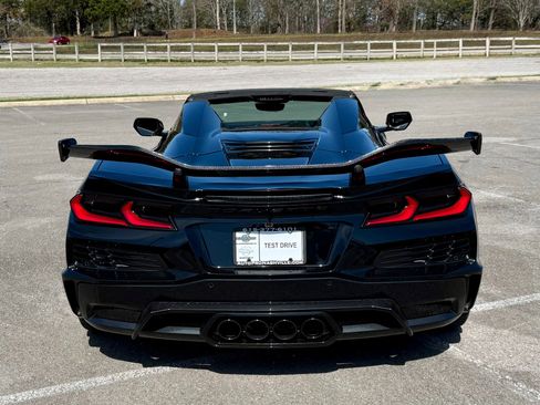 Used 2024 Chevrolet Corvette Z06 w/ Stealth Interior Trim Package image 5