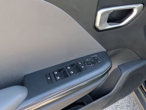 Used 2025 Kia K4 LXS image 13