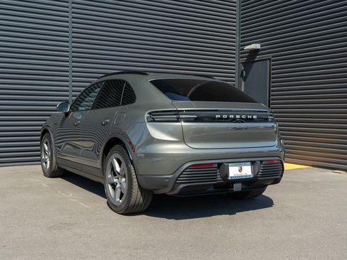 New 2026 Porsche Macan 4 Electric image 3