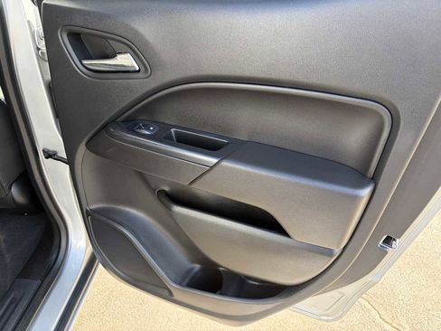 Used 2020 Chevrolet Colorado LT w/ Safety Package image 25