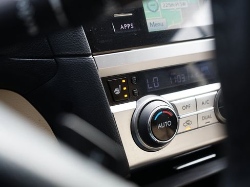 Used 2017 Subaru Outback 2.5i Limited image 26