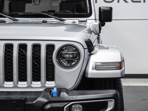 Used 2022 Jeep Wrangler Unlimited Sahara w/ Cold Weather Group AWD/4WD image 50