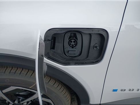 New 2026 Chevrolet Equinox EV LT w/ Comfort Package image 17