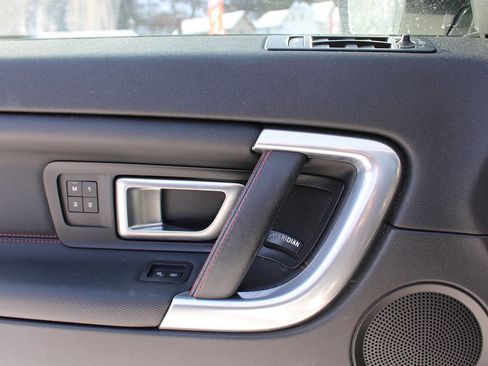 Used 2018 Land Rover Discovery Sport HSE image 35