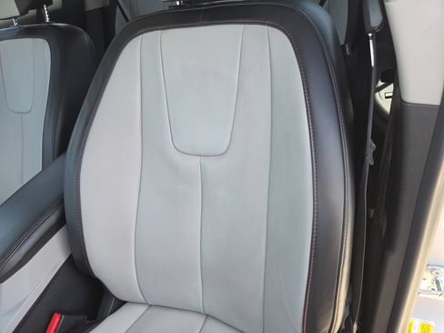 Used 2017 GMC Terrain SLT w/ Open Road Package AWD/4WD image 17