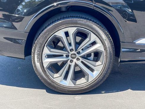 Used 2023 Audi Q7 3.0T Premium Plus w/ Premium Plus Package AWD/4WD image 10