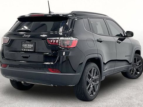 Used 2026 Jeep Compass Latitude AWD/4WD image 2