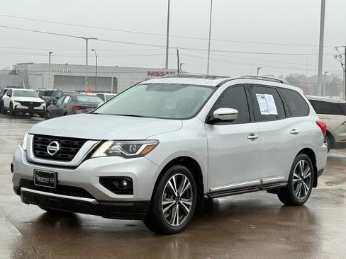 Used 2019 Nissan Pathfinder Platinum image 6