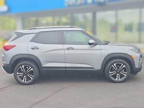 Used 2023 Chevrolet TrailBlazer LT FWD image 8
