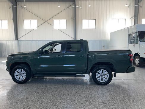 Used 2023 Nissan Frontier SV w/ SV Convenience Package AWD/4WD image 4