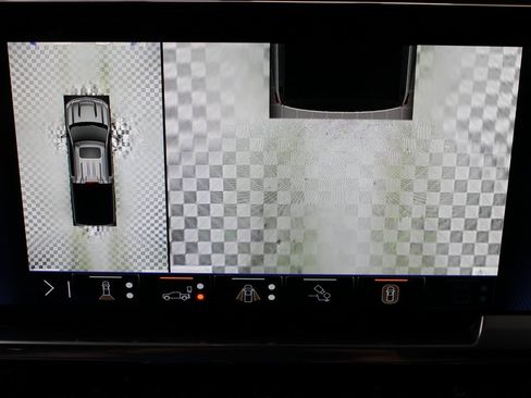 Used 2024 Chevrolet Silverado 1500 LTZ w/ LTZ Premium Package image 17