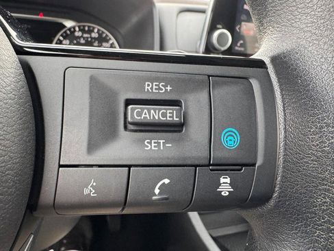 Used 2023 Nissan Rogue SV image 19